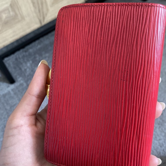 Red Louis Vuitton Epi wallet - Picture 11 of 11
